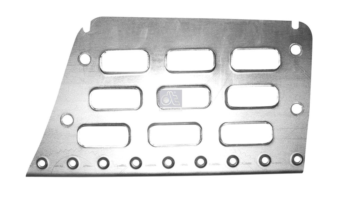 Volvo Step Plate Lower RH - FH 12 2001-2005, FH 16 2003-2012, FM 9 2001-2005, FM 12 2001-2005, FH 13 FM 11 FM 13 2005-2012, FMX